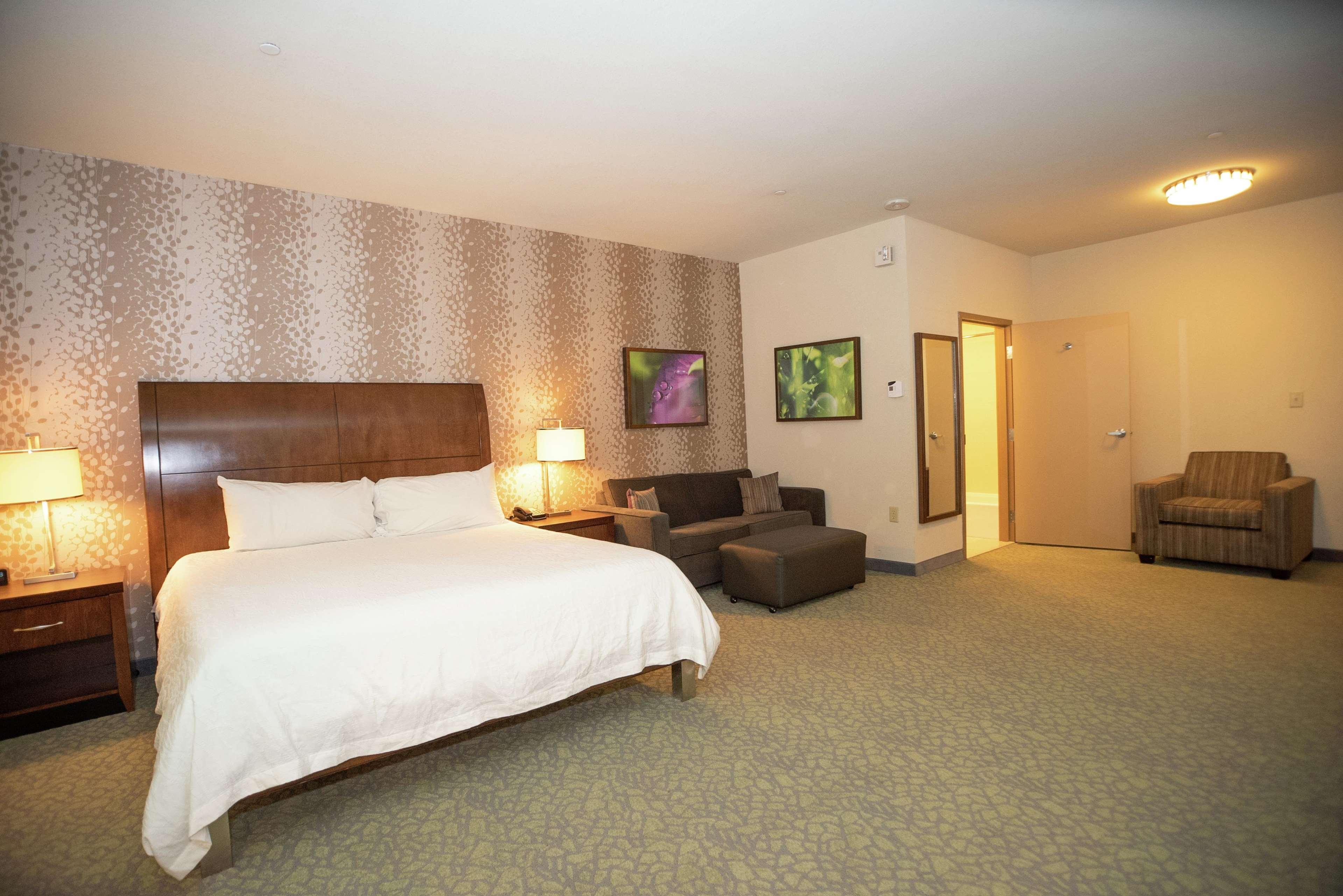 Hilton Garden Inn Covington/Mandeville Екстериор снимка