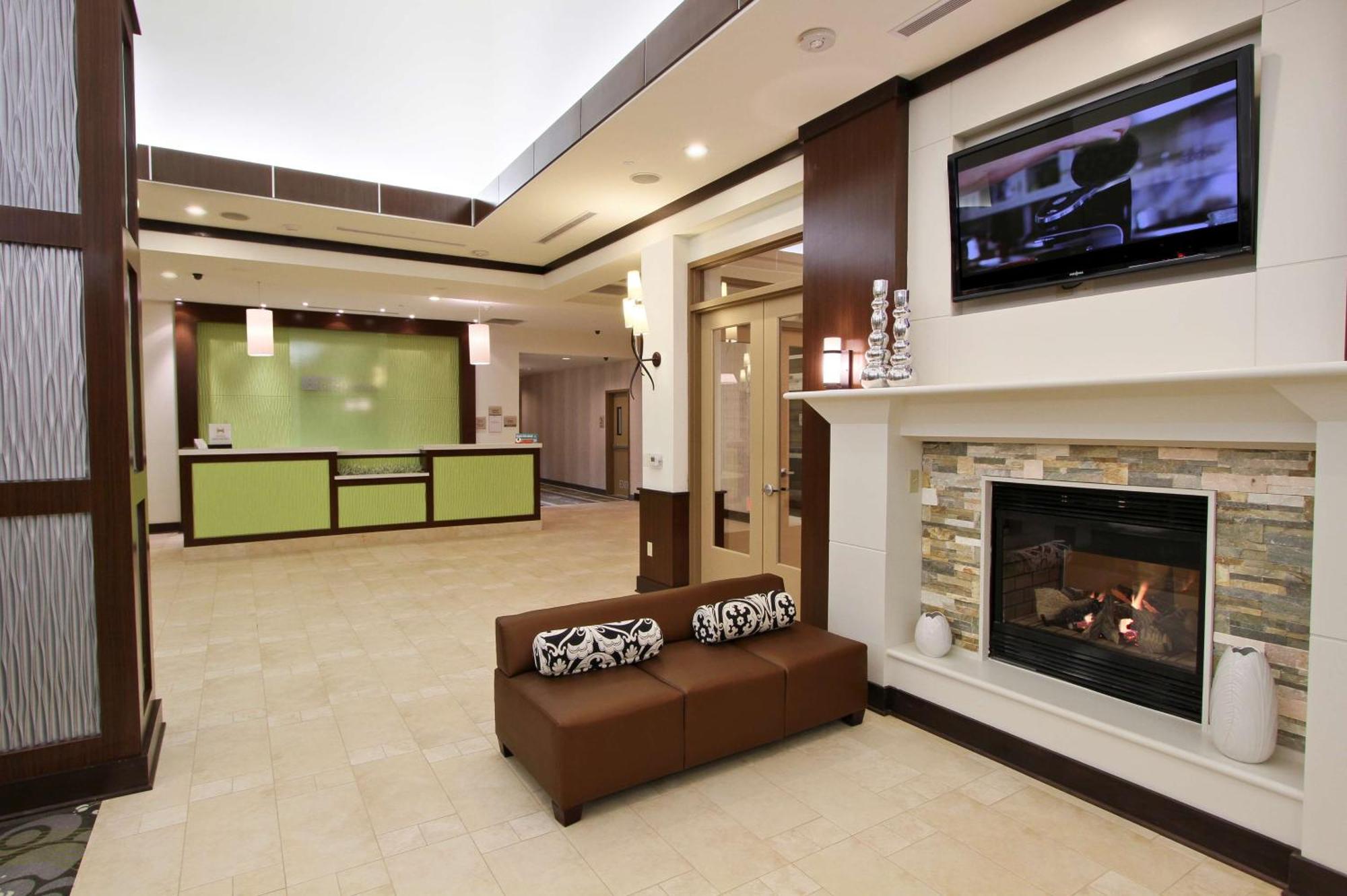 Hilton Garden Inn Covington/Mandeville Екстериор снимка