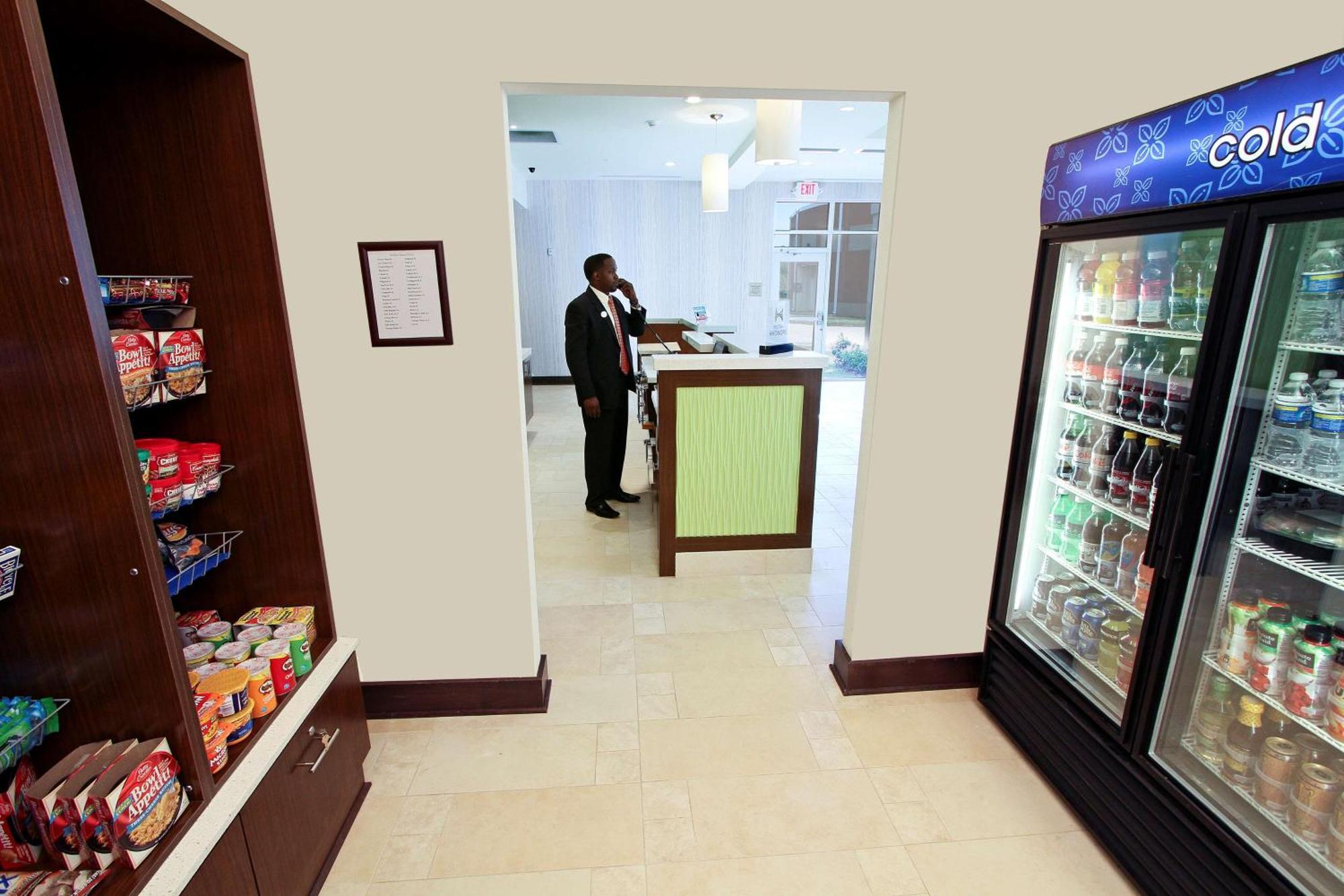 Hilton Garden Inn Covington/Mandeville Екстериор снимка