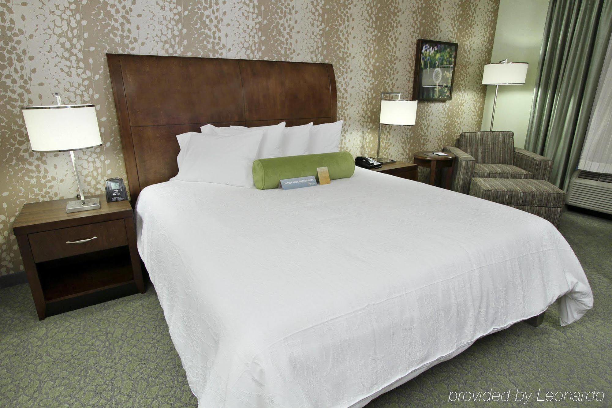 Hilton Garden Inn Covington/Mandeville Стая снимка
